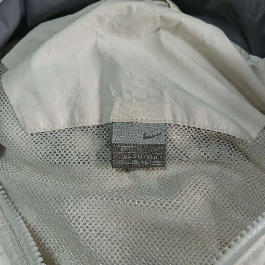 Vintage Nike Jacket (Category: Coats, Jackets and Outerwear) located in Manila. Submitted by thriftinefolife (Listing ID 1462543841, Image 2). Description: Vintage Nike XXL On Tag Good Condition.