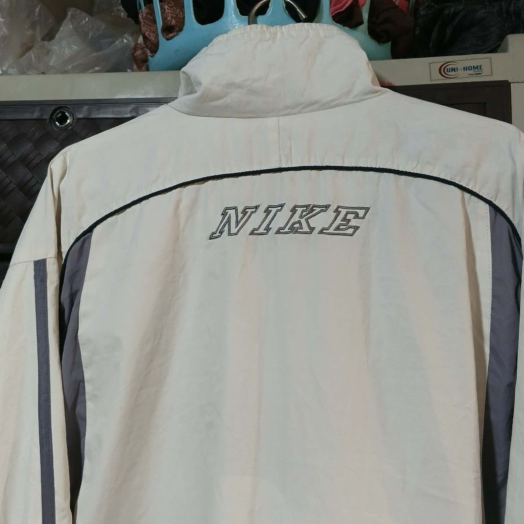 Vintage Nike Jacket (Category: Coats, Jackets and Outerwear) located in Manila. Submitted by thriftinefolife (Listing ID 1462543841, Image 3). Description: Vintage Nike XXL On Tag Good Condition.