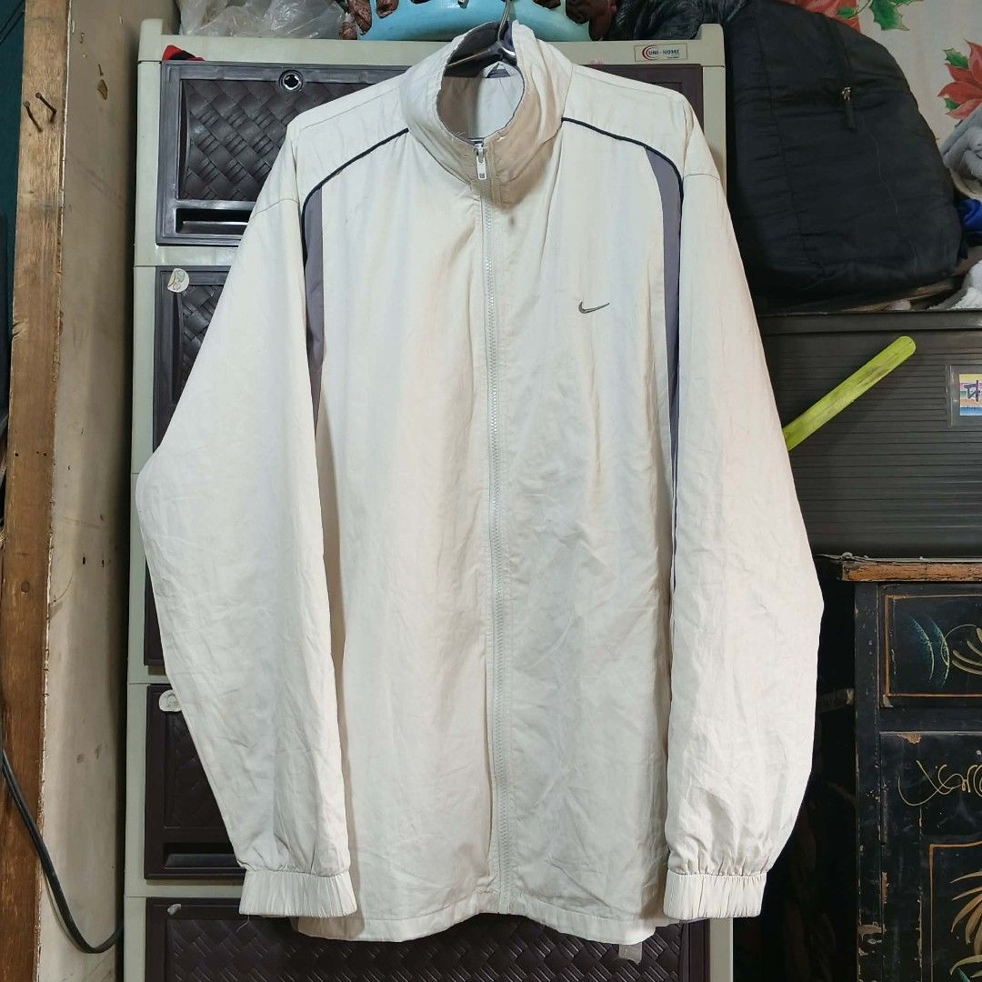 Vintage Nike Jacket (Category: Coats, Jackets and Outerwear) located in Manila. Submitted by thriftinefolife (Listing ID 1462543841, Image 1). Description: Vintage Nike XXL On Tag Good Condition.