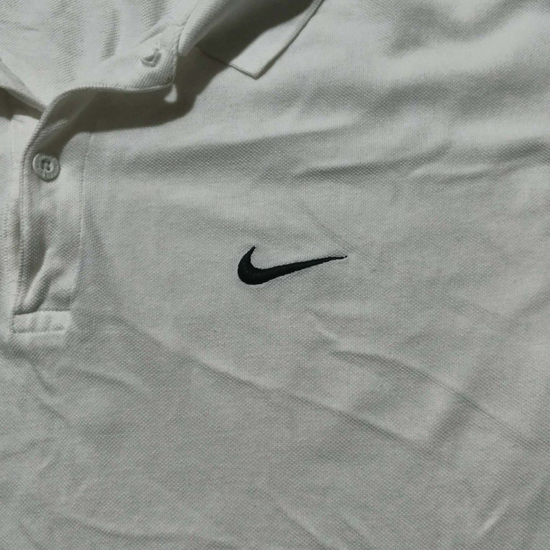 Vintage Nike Polo Shirt (Category: Tshirts & Polo Shirts ) located in Manila. Submitted by thriftinefolife (Listing ID 1462540615, Image 3). Description: XL On Tag Issue: Stains.