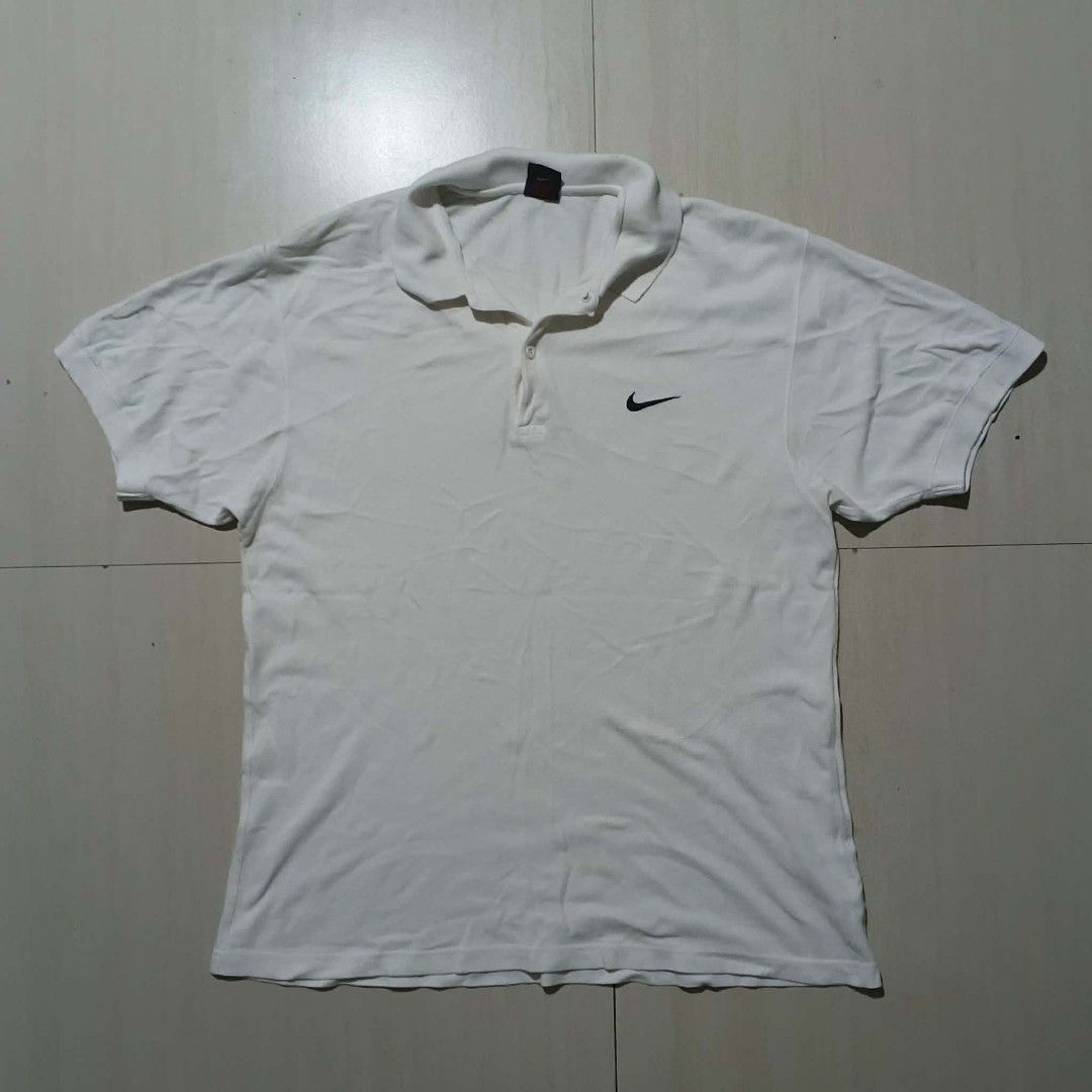 Vintage Nike Polo Shirt (Category: Tshirts & Polo Shirts ) located in Manila. Submitted by thriftinefolife (Listing ID 1462540615, Image 1). Description: XL On Tag Issue: Stains.