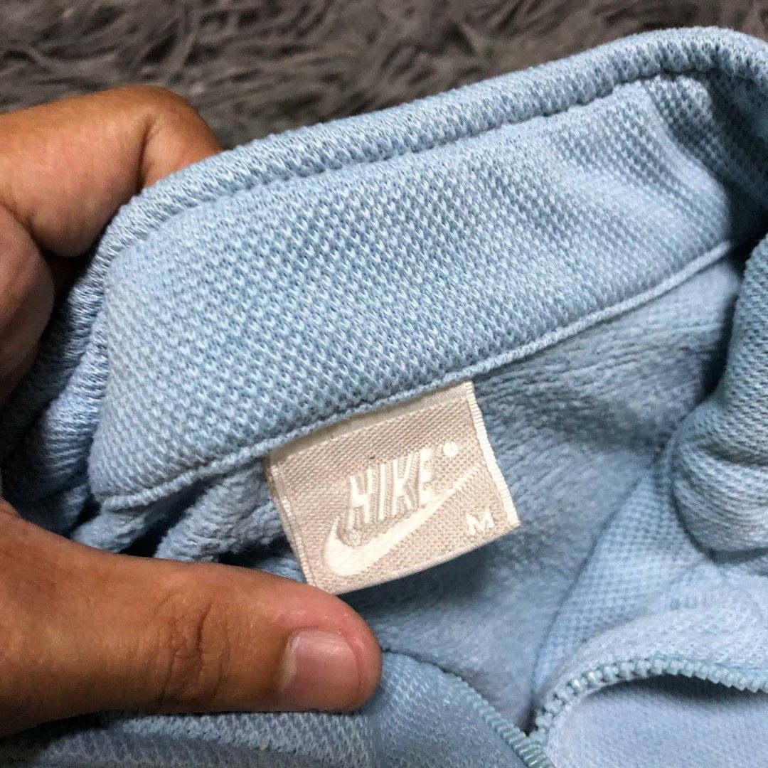 Vintage Nike Qzip (Category: Activewear) located in Camiling. Submitted by thriftscape2024 (Listing ID 1462588340, Image 2). Description: Excellent Condition Color rate: 9/10 Issue: ❌❌❌ Dimes: W22xL25.
