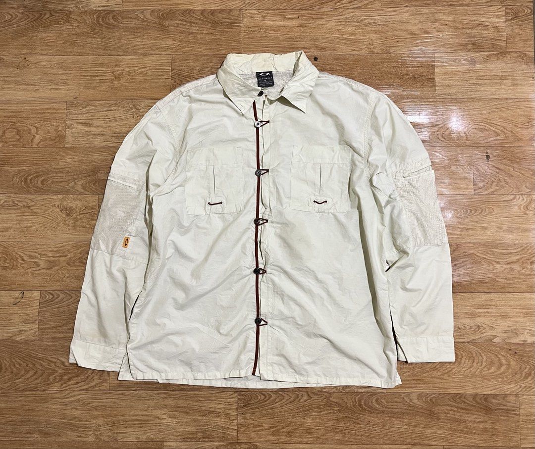 Vintage Oakley Software Jacket (Category: Coats, Jackets and Outerwear) located in Zamboanga. Submitted by alterramz08 (Listing ID 1462635325, Image 1). Description: Vintage Oakley Software Jacket Size xl Width 24 Length 30.5 Verygood Condition Need wash Price : 1,500 Pesos .