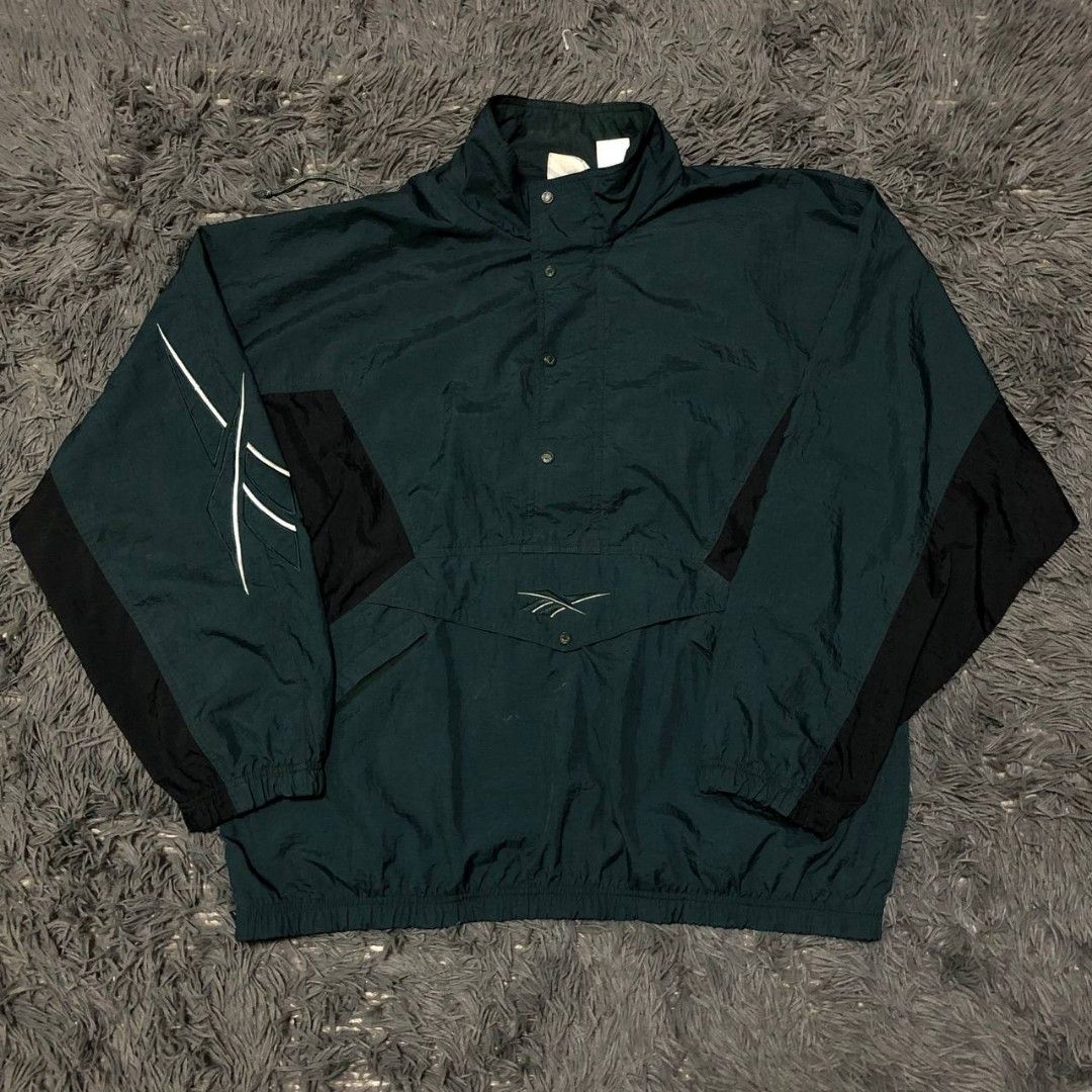 Vintage Reebok Windbreaker (Category: Activewear) located in Camiling. Submitted by thriftscape2024 (Listing ID 1462589228, Image 1). Description: Excellent Condition Color rate: 9/10 Issue: ❌❌❌ Dimes: W25xL29.