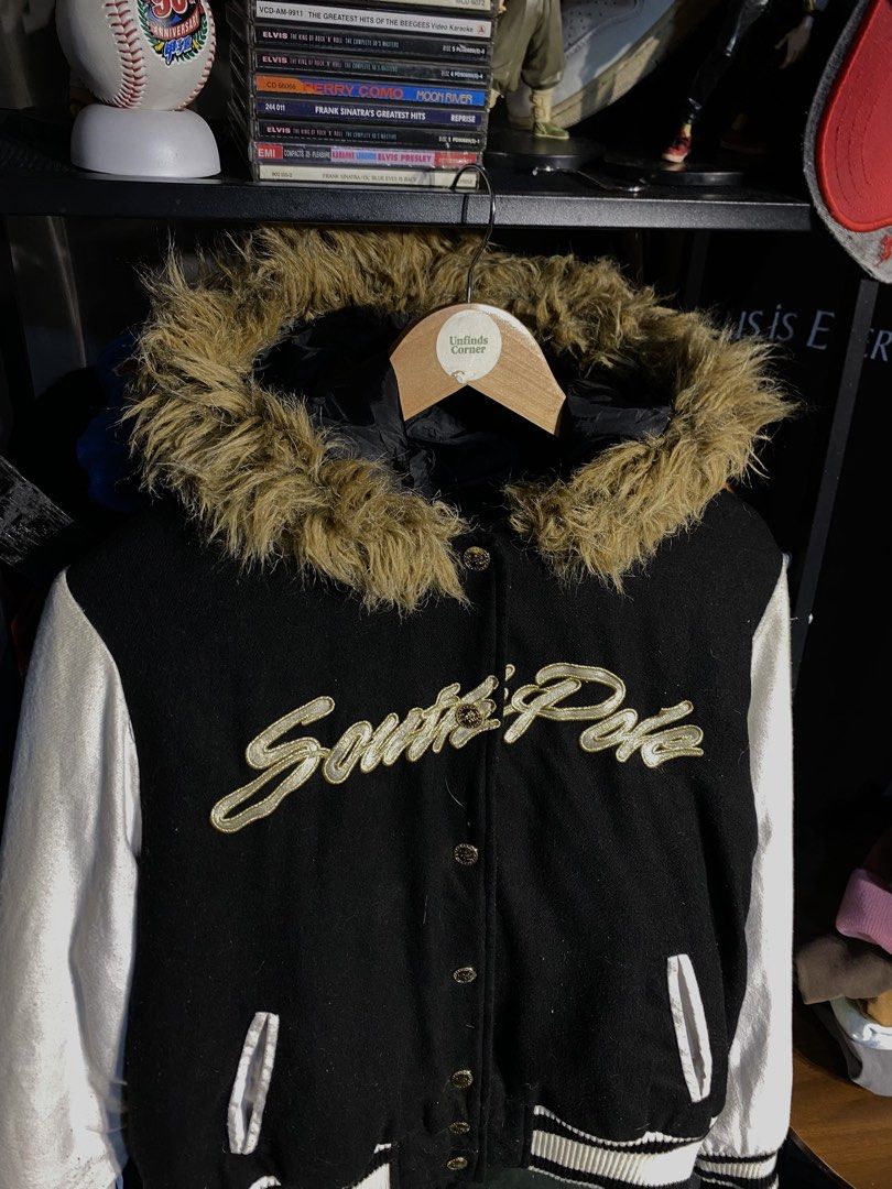 VINTAGE SOUTHPOLE JACKET (Category: Coats, Jackets and Outerwear) located in San Pablo. Submitted by genesisllo24149 (Listing ID 1462554139, Image 3). Description: VINTAGE SOUTHPOLE JACKET LENGTH -> 24 WIDTH -> 25.5 ISSUE -> YELLOWING CONDITION -> GOOD DM TO PURCHASE 📥 DISCLAIMER: - Please manage your expectations, posted items are preloved, used & thrifted -Actual color may vary due to lighting -Flaker will be posted.