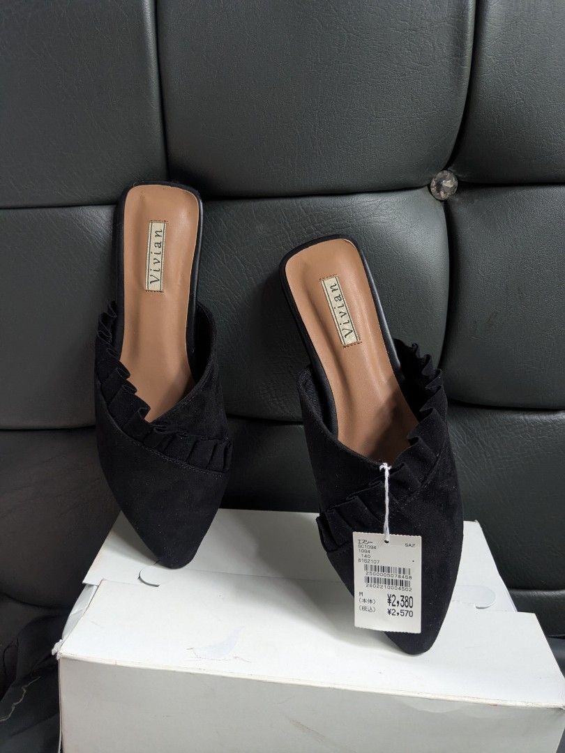 Vivian Japan Black Suede Mules (Category: Loafers) located in Quezon City. Submitted by nnncorner (Listing ID 1462592918, Image 1). Description: Vivian Japan Black Suede Miles Size EU 36 / US 7 / 25 cm tape measured With box Never been used Original price 980 in pesos Selling it for 600.