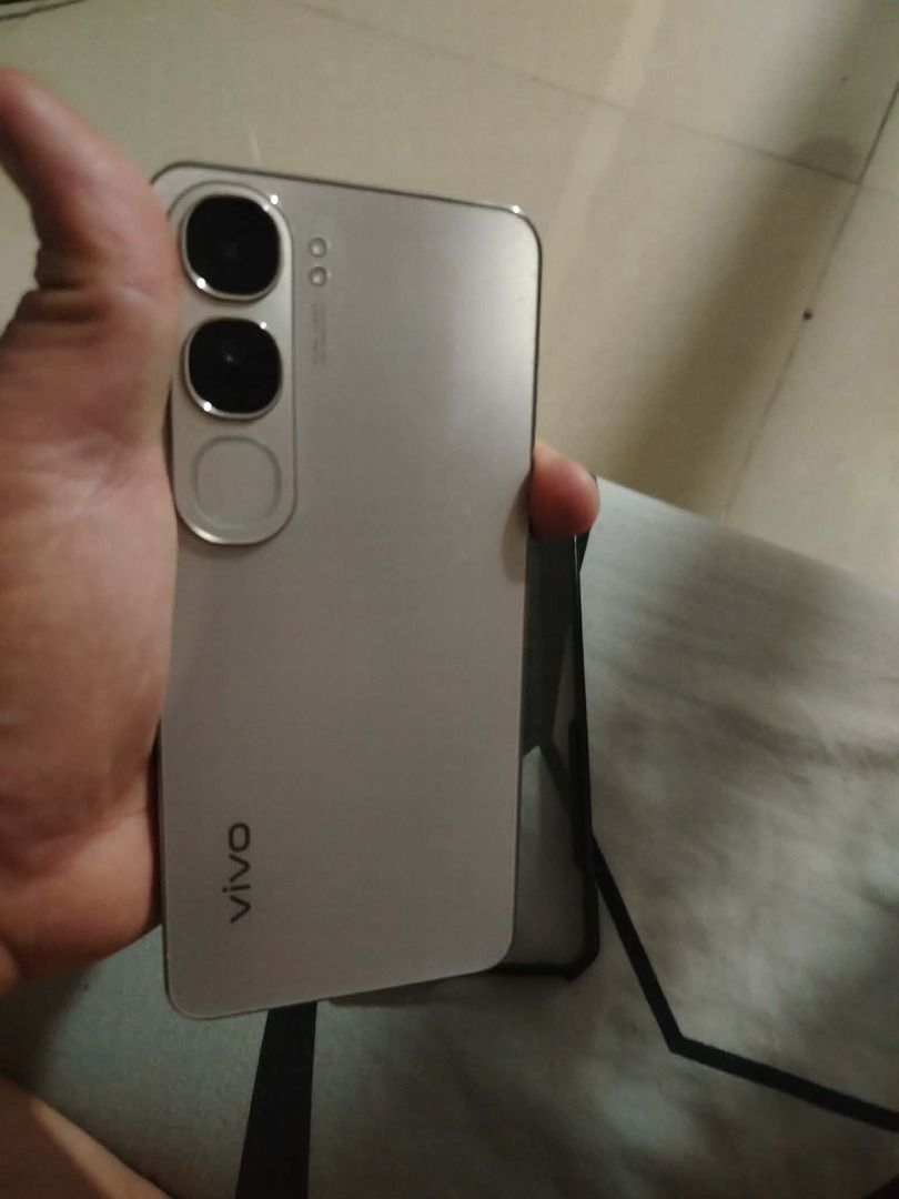 Vivo v40 lite 5g 512gb (Category: Vivo) located in Caloocan City. Submitted by john8910 (Listing ID 1462592614, Image 1). Description: For sale or swap Vivo v40 lite 5g 12+12gb ram 512gb rom Very good condition No issue or hidden issue Check all you upon meet up unit case replacement charger Selling price 8k Swapping price 9k Gentri Cavite location ko Salamat po admin.