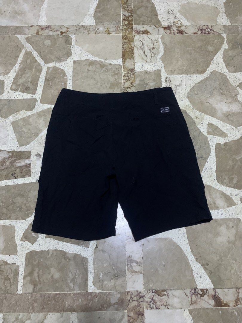 volcom board shor (Category: Shorts) located in Manila. Submitted by adreamthrift27 (Listing ID 1462626956, Image 2). Description: volcom board short size:33-36 excellent condition leg opening:11 length:20.5 no issue nego .