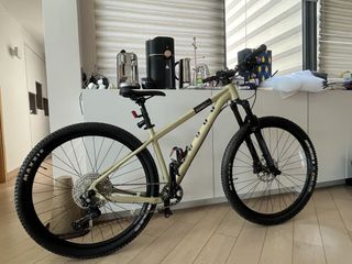 （分類：）位於 。 由 fannycht 提交（商品編號 1462485041，圖片 1）。簡介： 。