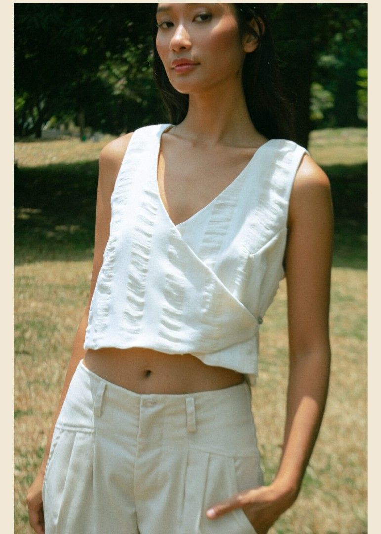 Wear Laya Perla Top (Category: Blouses) located in Quezon City. Submitted by tepai (Listing ID 1462610322, Image 2). Description: Wear Laya Perla Top in Striped Leno Weave Super nice print/colorway but sadly it's too big on me. Bought online for P 1950 and used it once. .
