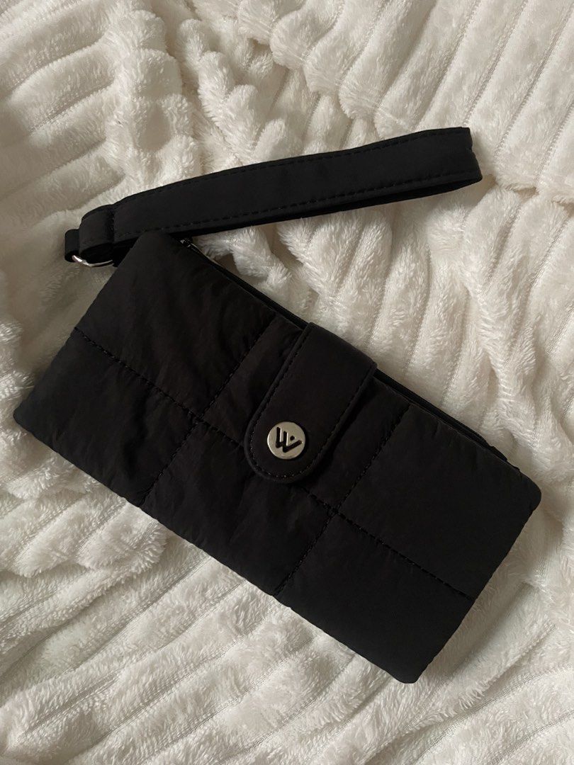 Westbronco Long Black Wallet (Category: Luxury Bags & Wallets) located in Orani. Submitted by vbree (Listing ID 1462678914, Image 1). Description: No issues Good as new With dustbag .