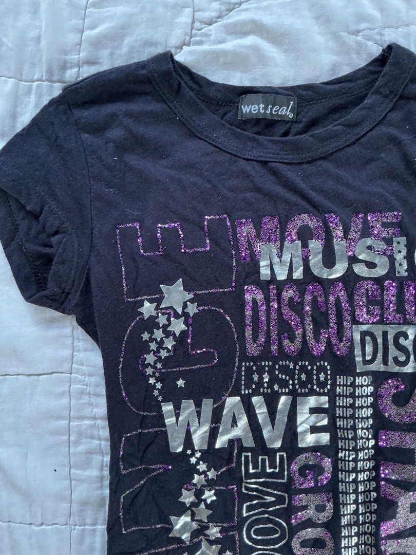 WETSEAL tshirt (Category: Shirts) located in Quezon City. Submitted by thriftedbyblair_ (Listing ID 1462588628, Image 2). Description: .