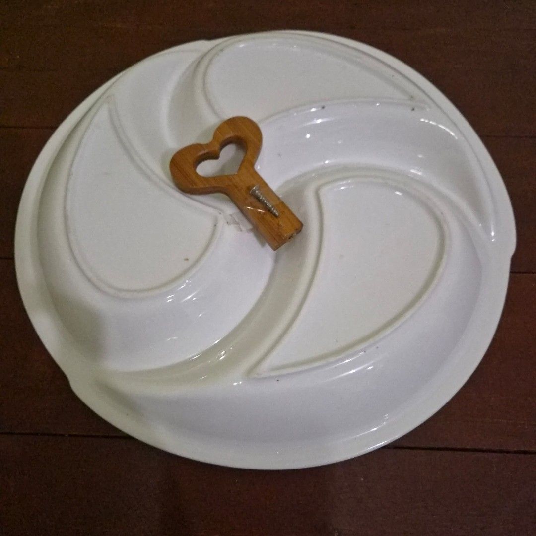 White Ceramic 3-Section Serving Plate with Wooden Heart Handle (Category: Other Kitchenware & Tableware) located in Quezon City. Submitted by bravewaters (Listing ID 1462592663, Image 2). Description: White ceramic 3-section serving plate with wooden heart-shaped handle. Great for appetizers, snacks, sauces, nuts, or side dishes. Clean and simple design for everyday dining or entertaining. - 3 compartments - Ceramic plate with wooden handle.