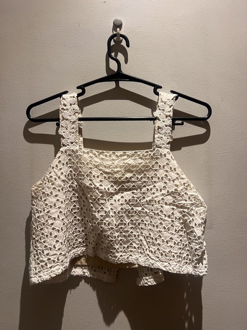 White Crop Top (Category: Others Tops) located in Quezon City. Submitted by cmrls (Listing ID 1462617259, Image 1). Description: - White crop top with lining inside - Square neckine - Material: 100% Polyester - Only worn twice.