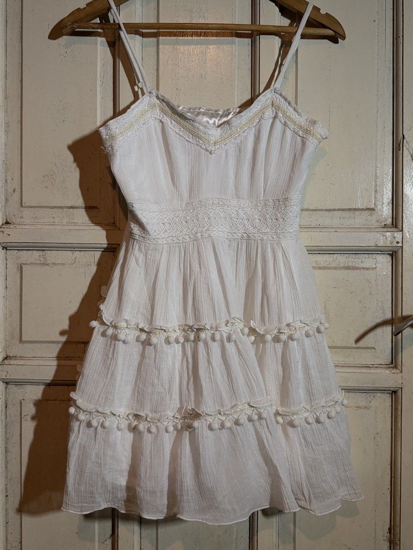 white dress (Category: Dresses) located in Valenzuela. Submitted by julijulyxoxo (Listing ID 1462613789, Image 1). Description: where to find me: Facebook: Julianne Leigh (post is already up) Instagram: shop.loveandrelove (might post updates/items here too) MOP: maribank, gcash, maya MOD: J&T Express Item is unwashed. Please wash immediately before wearing!.