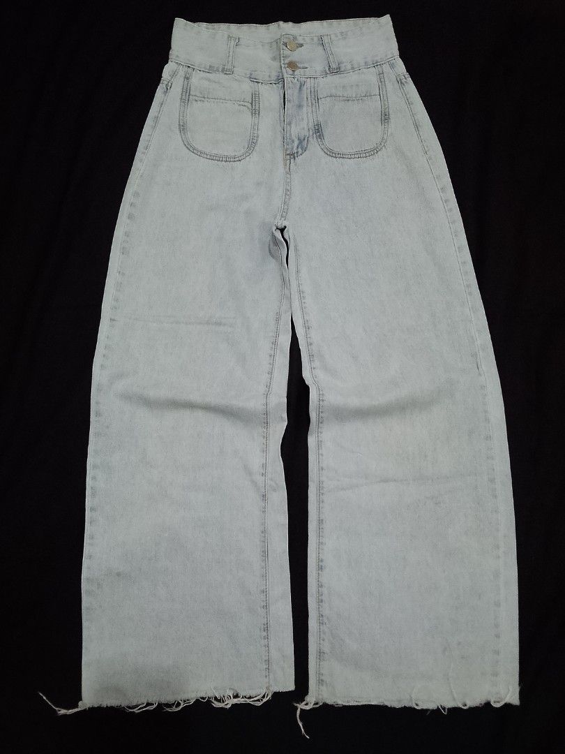 WIDE LEG DENIM JEANS ‼️ (Category: Jeans) located in Abucay. Submitted by flyingkitty.444 (Listing ID 1462629932, Image 3). Description: ₱180–₱250 PANTS DROP 👖 Thrifted pieces for your next fit. Not perfect, but definitely worth checking out. - possibly have stains - need washing - may have minor flaws - preloved condition - limit expectations What you see is what you get..