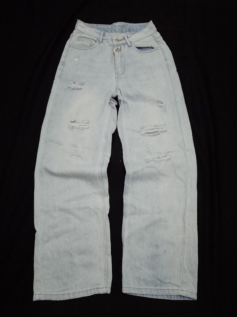 WIDE LEG DENIM JEANS ‼️ (Category: Jeans) located in Abucay. Submitted by flyingkitty.444 (Listing ID 1462629932, Image 1). Description: ₱180–₱250 PANTS DROP 👖 Thrifted pieces for your next fit. Not perfect, but definitely worth checking out. - possibly have stains - need washing - may have minor flaws - preloved condition - limit expectations What you see is what you get..