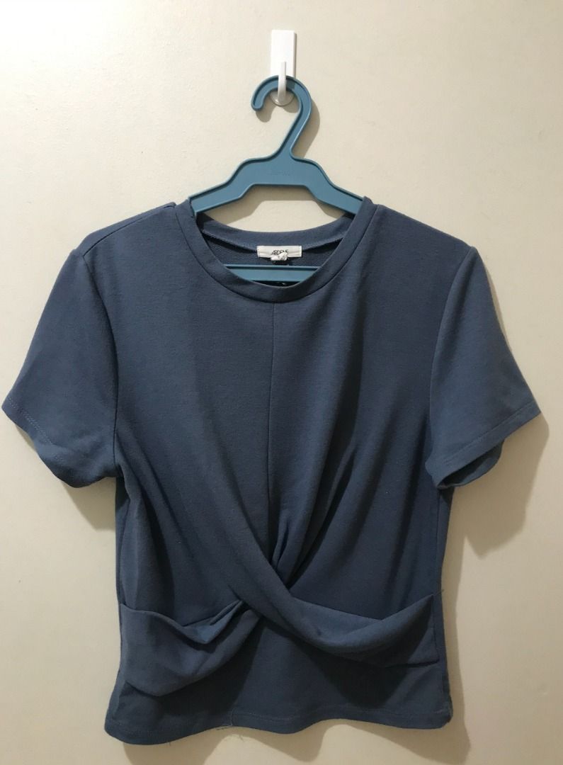 Women Basic Shirt (Category: Others Tops) located in Cebu City. Submitted by kyotiehamster05 (Listing ID 1462508272, Image 1). Description: s-m.