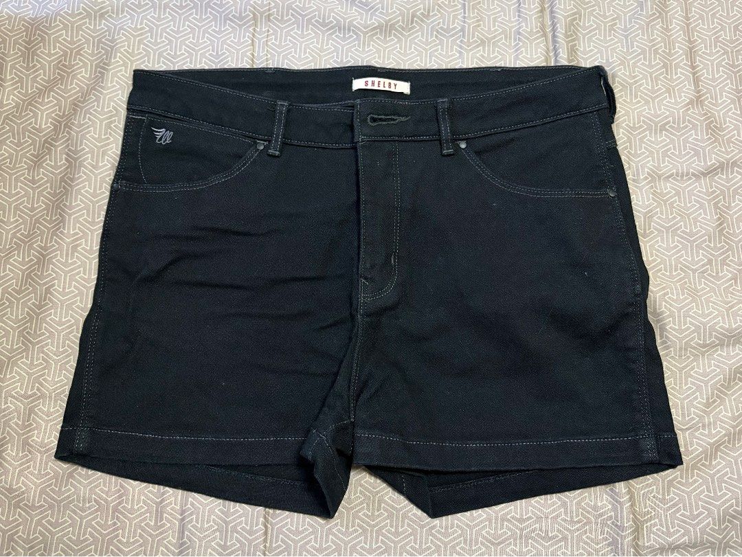 Wrangler Black Denim Shorts (Category: Shorts) located in Manila. Submitted by shopmeph (Listing ID 1462651651, Image 1). Description: - Classic black denim shorts from Wrangler - Mid-rise fit for a comfortable feel - Iconic Wrangler 'W' stitching on back pockets - Versatile for casual wear and easy to style.