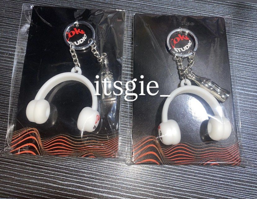WTS Coke Studio Bag Charms Keychain Coca Cola white (Category: Character Goods) located in Manila. Submitted by itsgie___ (Listing ID 1462617256, Image 1). Description: 170 each.