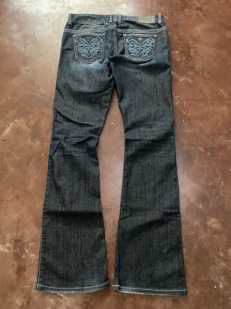 Y2k Guess Dark~Wash Flare (Category: Jeans) located in Malita. Submitted by ronnyboi (Listing ID 1462564419, Image 1). Description: W:32 L:42 R;10.5 H:8.5.