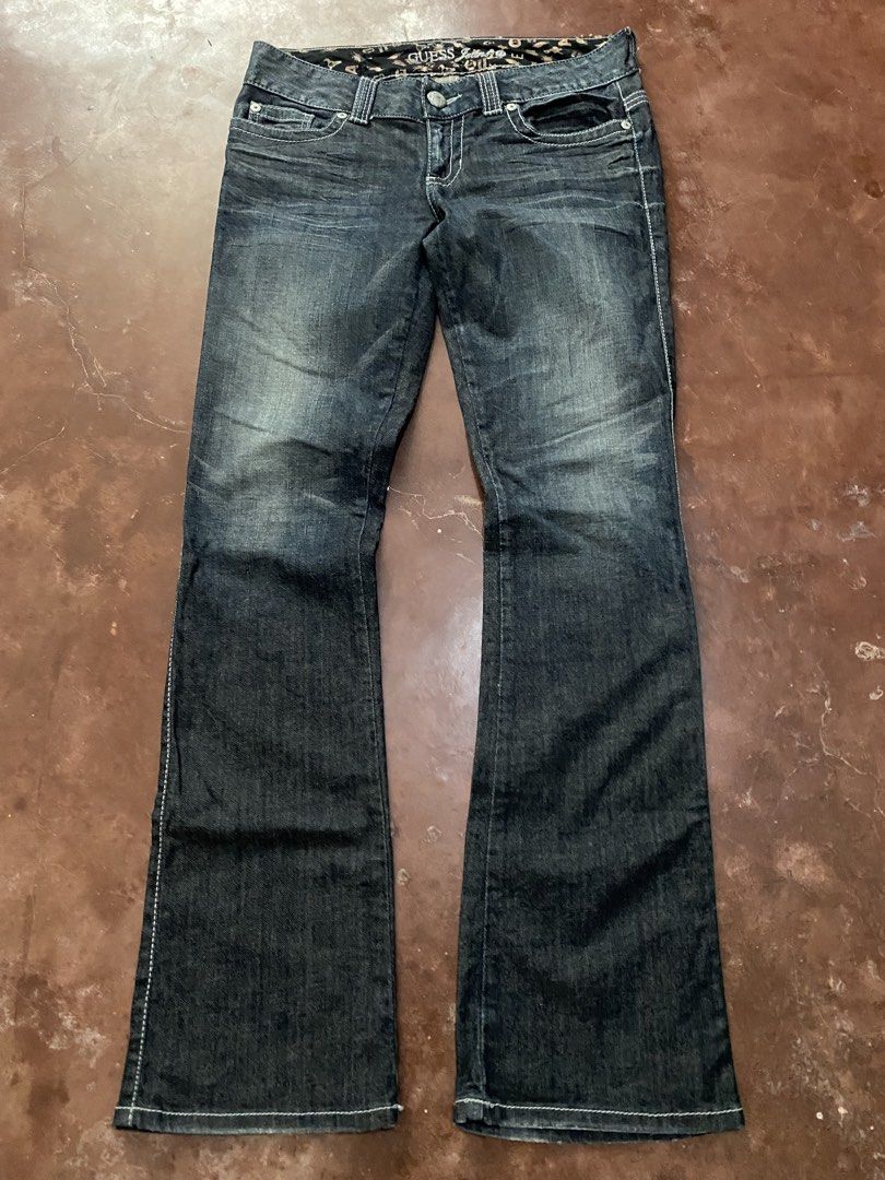 Y2k Guess Dark~Wash Flare (Category: Jeans) located in Malita. Submitted by ronnyboi (Listing ID 1462564419, Image 3). Description: W:32 L:42 R;10.5 H:8.5.