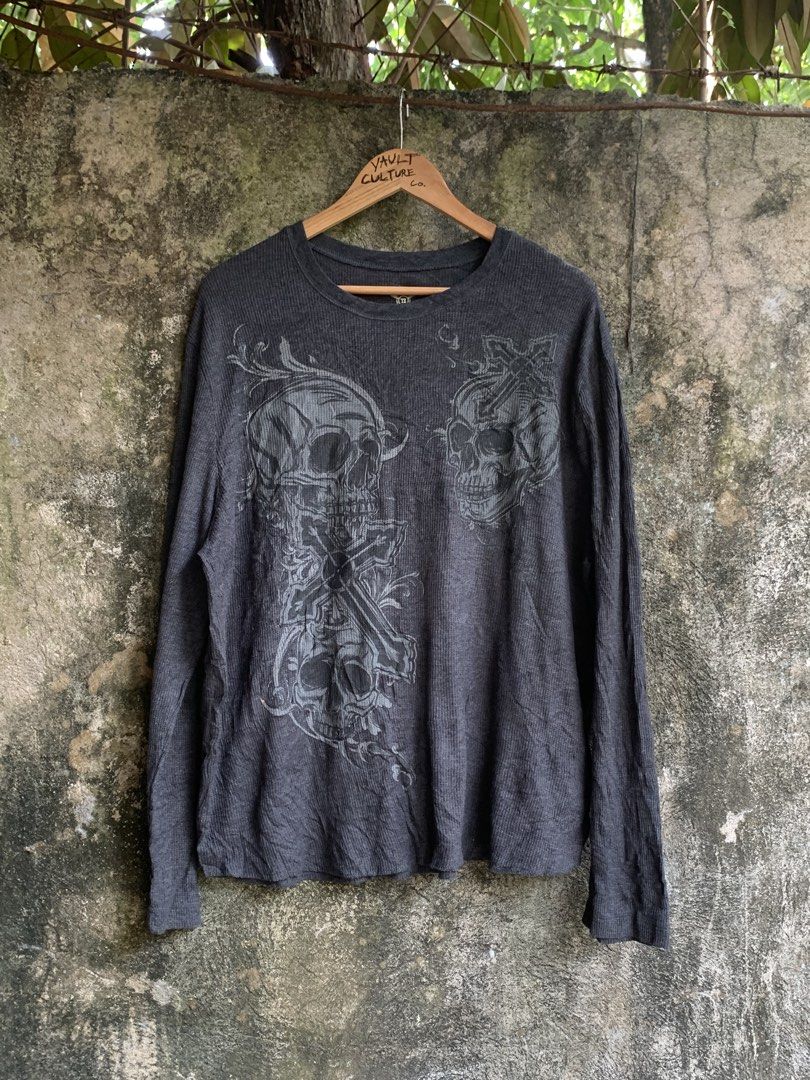 Y2k jumbo print Skull cross (Category: Tshirts & Polo Shirts ) located in Roxas City. Submitted by vaultcultureco. (Listing ID 1462637810, Image 1). Description: - Brand: American Eagle - Style: Y2k long sleeve shirt - Color: Dark Grey - Material: Waffle knit fabric - Design: Jumbo print featuring skulls and crosses - Fit: Casual wear.