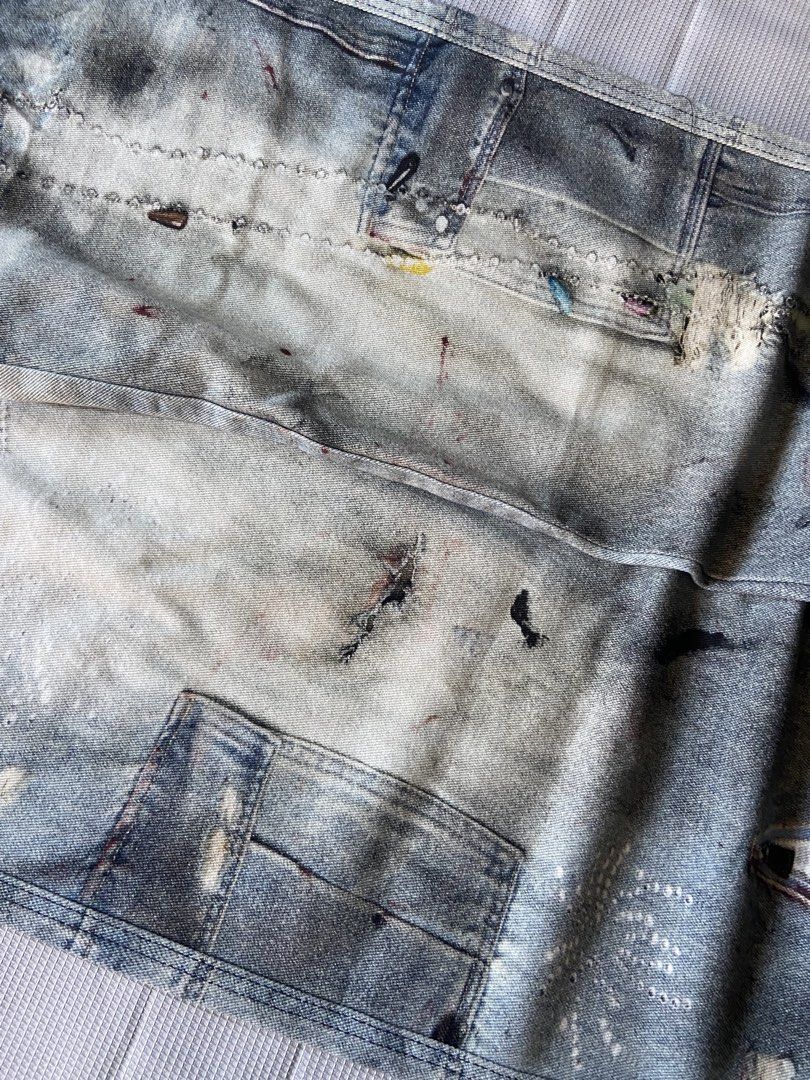 ACNE STUDIO 3D PRINT VIBES (Category: Jeans) located in Bacolod City. Submitted by clerkhexx (Listing ID 1462646417, Image 3). Description: Y2K BAGGY PANTS PRINTED CHAINS, POCKETS (ACCESSORIES PRINTED) Mine 1500 free shipping Measurements: Waist: 35 Lenght: 42.5 Thigh: 14.5 Leg Hole: 10 Condition of this item 10 - color rate 10 - no issue Check every photos for conditions of the item.