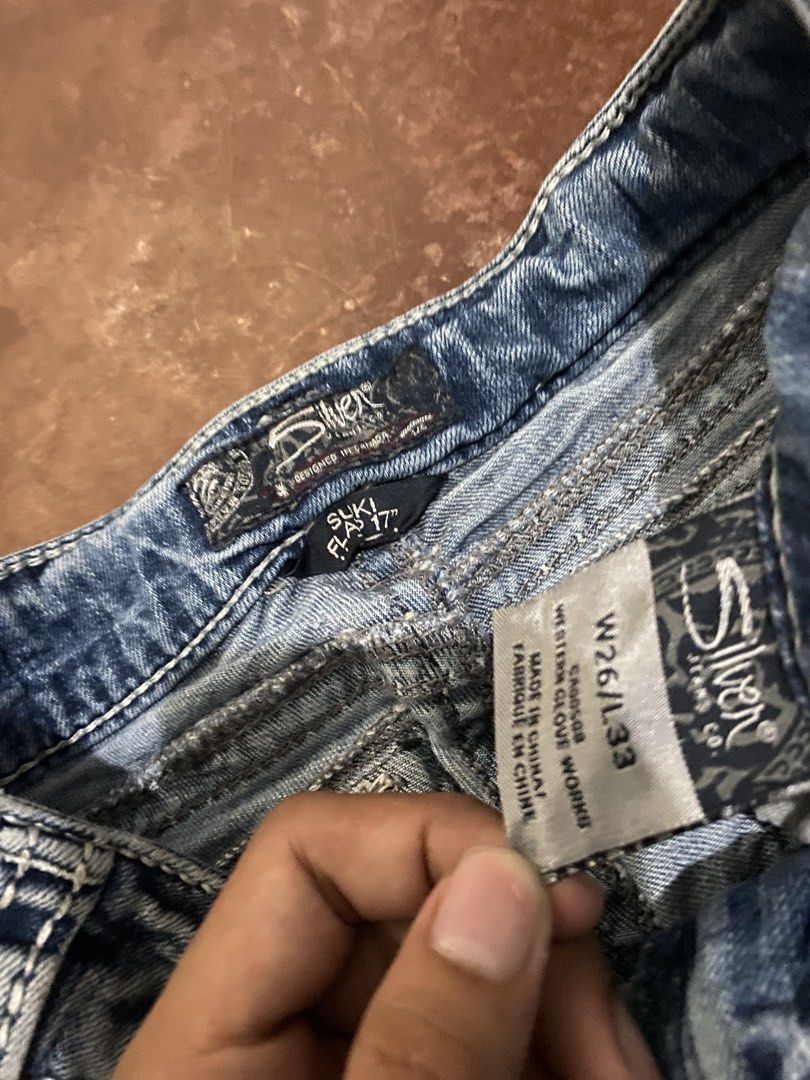 Y2k Silver Jeans Co. Slim Bootcut (Category: Jeans) located in Malita. Submitted by ronnyboi (Listing ID 1462569755, Image 2). Description: W:26 L:40 T:10 H:8 Mine:400.