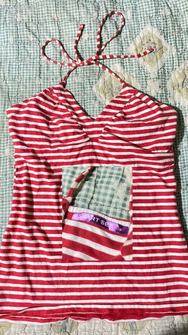 Y2k Smart Set Halter Top (Category: Blouses) located in General Santos City (Dadiangas). Submitted by its.tey (Listing ID 1462460594, Image 1). Description: .