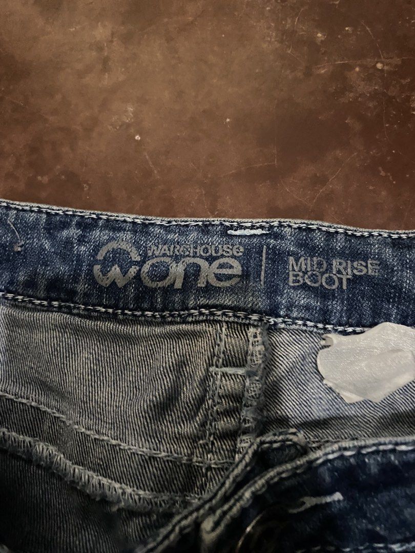 Y2k Warehouse One Mid~Rise Bootcut (Category: Jeans) located in Malita. Submitted by ronnyboi (Listing ID 1462565929, Image 2). Description: W:34 L:42 T:11 H:9 Mine:700.