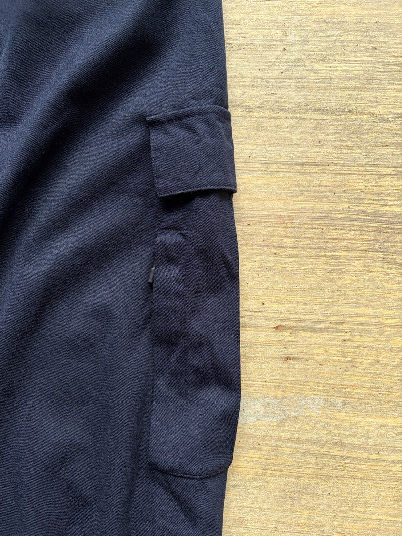 Y-3 Yohji Yamamoto Wool Cargo Pants (Category: Jeans) located in Manila. Submitted by stablesource (Listing ID 1462566206, Image 3). Description: Y-3 Yohji Yamamoto Wool Cargo Pants Size Medium Dimension: 30 Stretchable Waist 39.5 Full Length 8.5 Leg Opening Excellent Kindly Check All Details Before Purchase🤝.