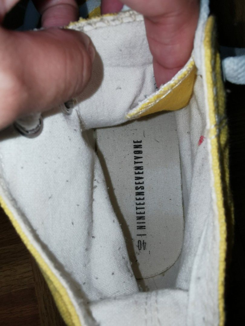 Yellow High Cut Sneakers "Since 1971" Collection (Category: Sneakers) located in Caloocan City. Submitted by mjmnacino204562 (Listing ID 1462559612, Image 3). Description: - Yellow high-top sneakers - "Since 1971" graphic on the side - Lace-up closure - White sole with black trim - Size 40 (25cm) - Ideal for casual wear - Minor marks on toe area (please check photos for details) RFS: No longer needed USED ONCE.