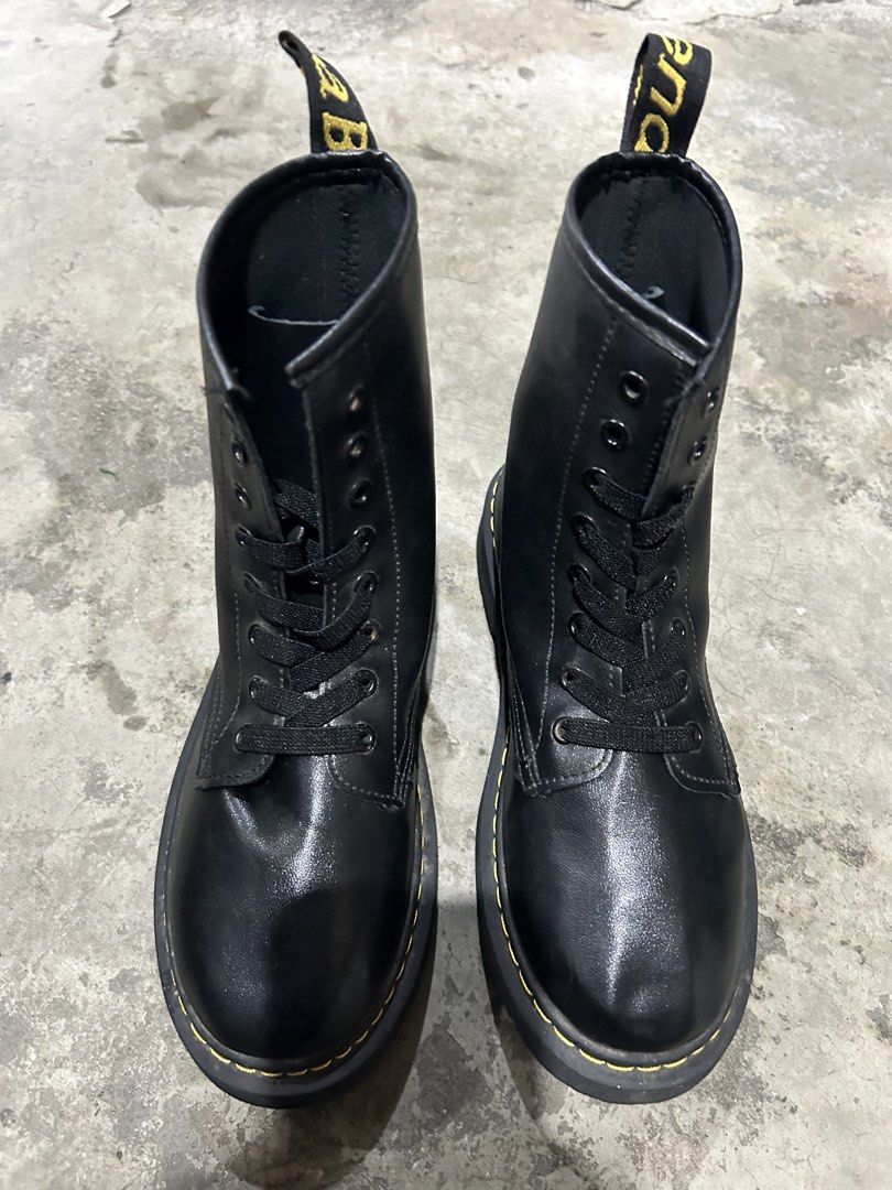 Yellow Stitching Faux Leather Ankle Boots (Category: Boots) located in Quezon City. Submitted by jjsurplus_23 (Listing ID 1462472957, Image 1). Description: 24.5-25cm insole.