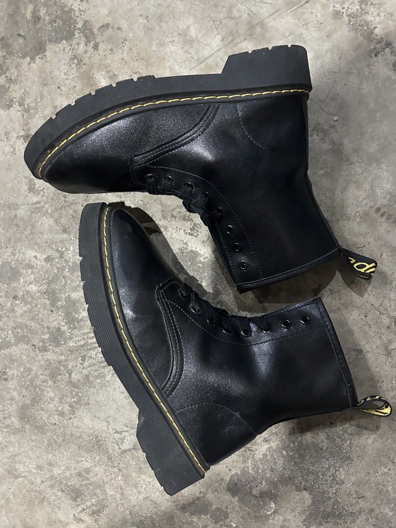 Yellow Stitching Faux Leather Ankle Boots (Category: Boots) located in Quezon City. Submitted by jjsurplus_23 (Listing ID 1462472957, Image 3). Description: 24.5-25cm insole.