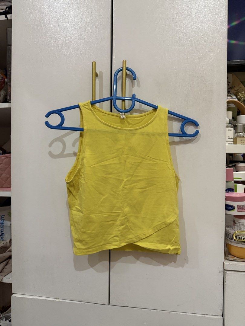 Yellow top (Category: Sleeveless) located in Imus. Submitted by mysticstar_f121de (Listing ID 1462493838, Image 1). Description: .