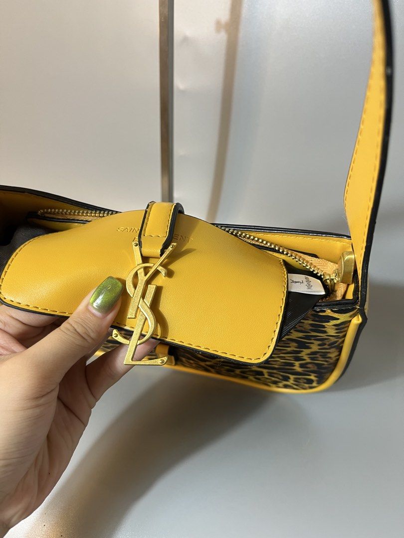 YSL Leopard (Category: Luxury Bags & Wallets) located in Imus. Submitted by myragbagss (Listing ID 1462512603, Image 3). Description: from ukay bales.