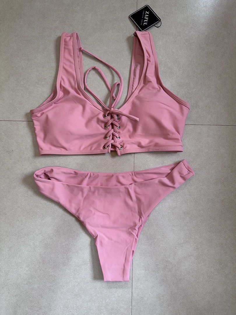 ZAFUL Pink Bikini Set (Category: Bikinis & Swimsuits) located in Escalante. Submitted by satidayz (Listing ID 1462571015, Image 1). Description: Zaful Bikini 𖦹 size l on tag 𖦹 brand new & unworn, but stored in the cabinet for a long time kaya nag yellow na yung tags over time. 𖦹 may have minor storage flaws 𖦹 please see photos for condition! 📍neg. occ., visayas 🚛 j&t, lbc 💵 gcash, maribank 📦 shipping sched: weekends only .