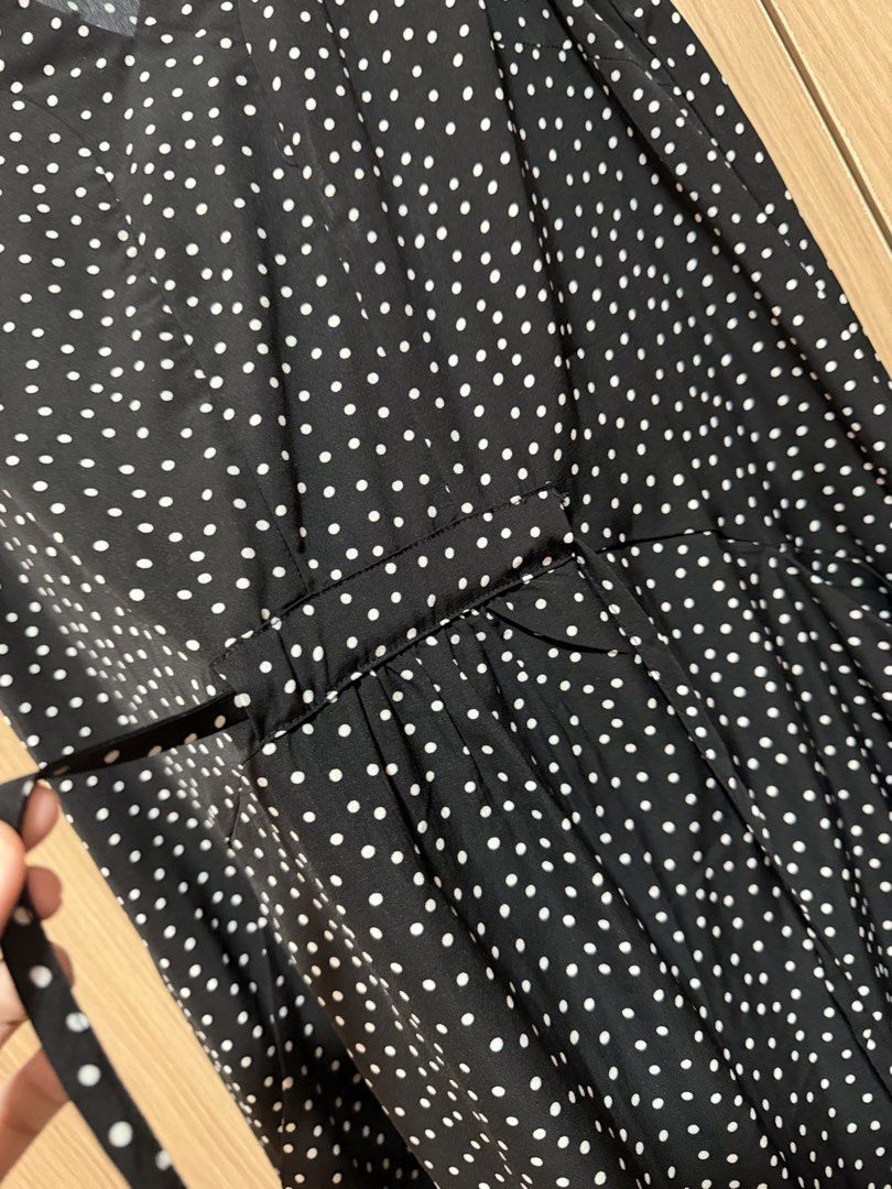 Zalora midi polka (Category: Dresses) located in Naga. Submitted by dcndn (Listing ID 1462628117, Image 3). Description: .