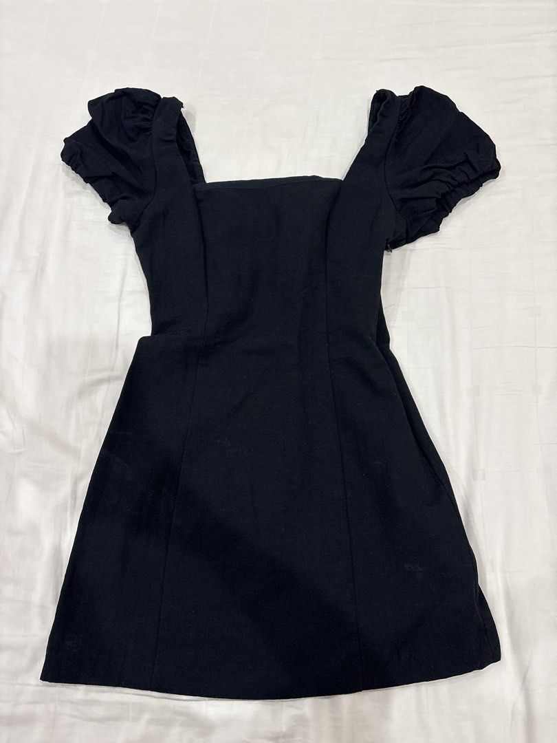 Zara Black Linen Mini Dress (Category: Dresses) located in Paranaque City. Submitted by kaescloset.18 (Listing ID 1462595662, Image 3). Description: - pls check photos for the flaw - stretchable linen - Adjustable lace-up detail at the back .