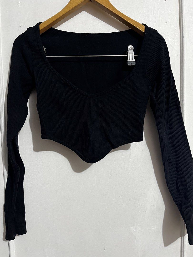 ZARA BLACK LONGSLEEVES SIZE XS (Category: Blouses) located in Makati City. Submitted by girlynefera (Listing ID 1462649394, Image 1). Description: .