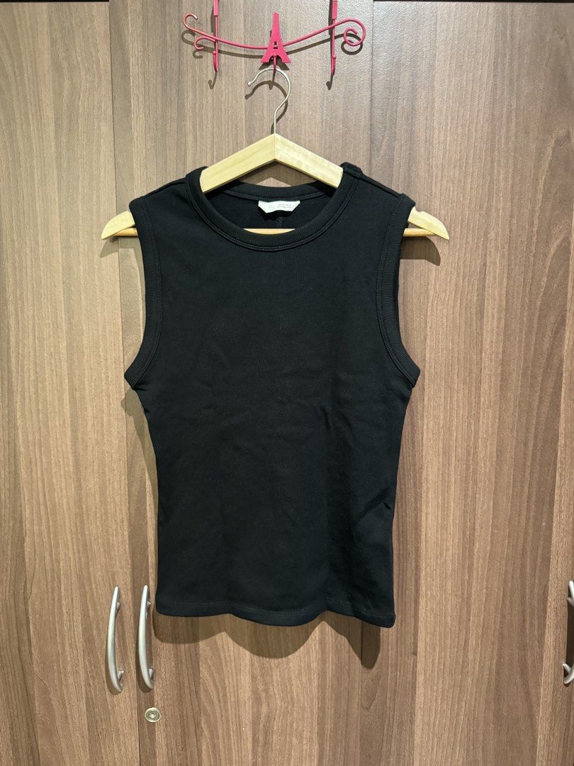 Zara black ribbed tank top (Category: Sleeveless) located in Valenzuela. Submitted by shop.spark.joy (Listing ID 1462673118, Image 1). Description: Unused without tag.