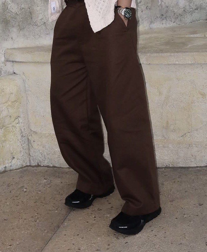 ZARA Brown Trousers (Category: Trousers) located in Manila. Submitted by strangeee (Listing ID 1462656665, Image 2). Description: Zara brown pants - Size 32 waist - 36 in Length.