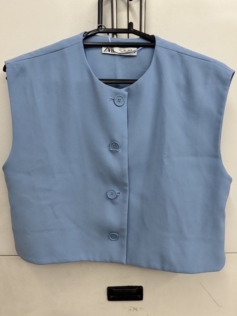 Zara Buttoned Top (Category: Blouses) located in Cebu City. Submitted by jm84closet (Listing ID 1462559382, Image 1). Description: .