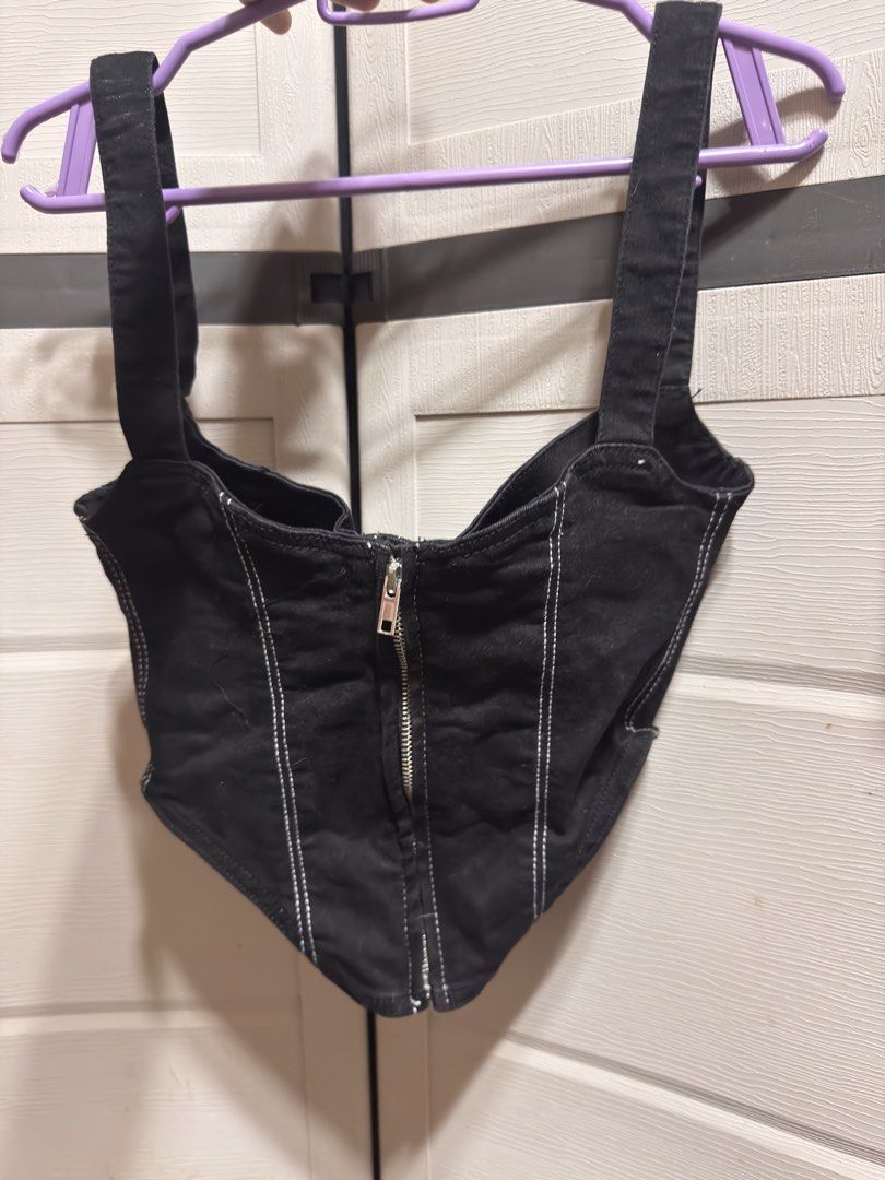 Zara corset top (Category: Sleeveless) located in Pasig City. Submitted by ce_16 (Listing ID 1462536350, Image 2). Description: never used na wash lang size small.