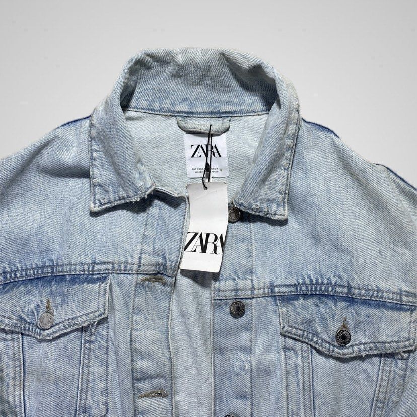 Zara Cropped Denim Jacket Light Wash Free Ship (Category: Coats, Jackets and Outerwear) located in Nasipit. Submitted by yopey (Listing ID 1462642938, Image 2). Description: Zara Cropped Denim Jacket Light Wash Dimes: 22x22 (hem 19.5) Condition: Brandnew Issue: Need wash (I will wash) Price: 550.