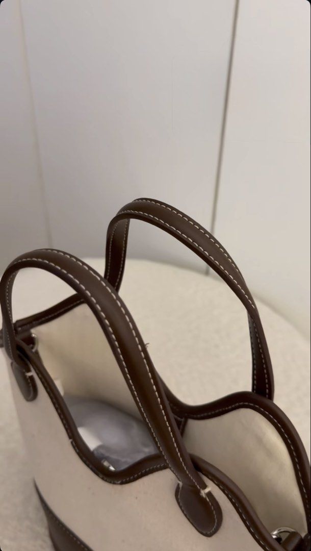 Zara Crossbody (Category: Cross-body Bags) located in Taytay. Submitted by frenchiemum21 (Listing ID 1462626468, Image 2). Description: Long strap included With dust bag With tag (original tag price: 2,495).