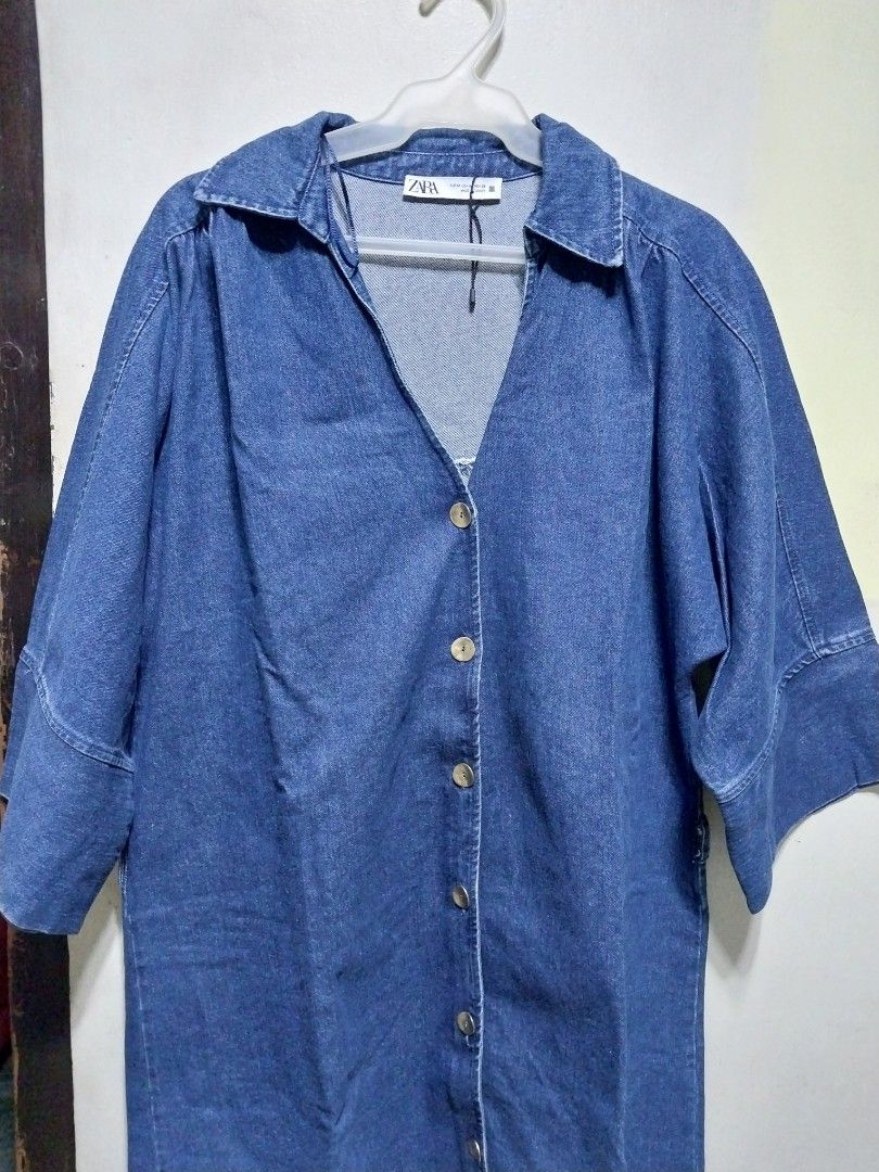Zara Denim dress with Button-Up Front (Category: Shirts) located in Manila. Submitted by PrinceDani.Clothing (Listing ID 1462503729, Image 3). Description: zara denim dress large to xl fit 24in width 38in length excellent condition .