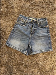 (Category: ) located in . Submitted by jingxiannn_preloved (Listing ID 1462495527, Image 1). Description: .
