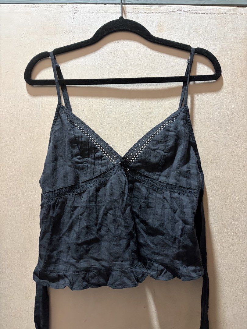 Zara Embroidered Top (Category: Blouses) located in Taguig. Submitted by house_of_petite (Listing ID 1462255664, Image 2). Description: BNWT tag Can be an outerwear for a white top. Cotton material Can’t find the exact photo on the web but first photo is just an inspo only. .